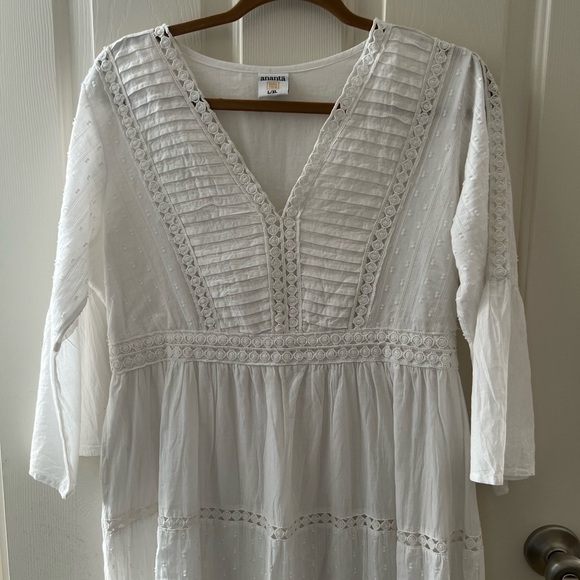 Elegant White V-Neck Maxi Dress - Picture 2 of 5